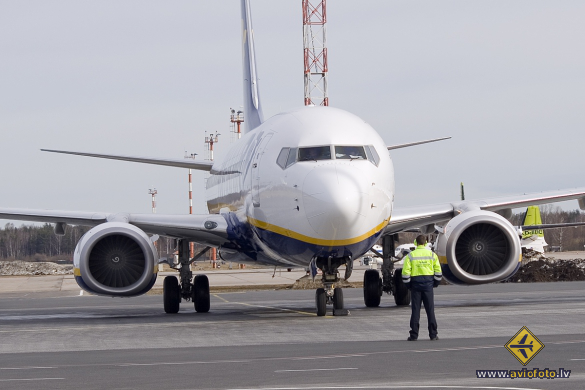Boeing 737-8AS